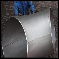 玉林展鵬管件 專注B系列90度不銹鋼彎頭生產(chǎn)，服務(wù)高中低壓管路系統(tǒng)